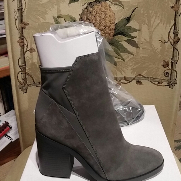 Katy Perry "The Caroline" Charcoal Suede - 6.5M - Picture 2 of 2